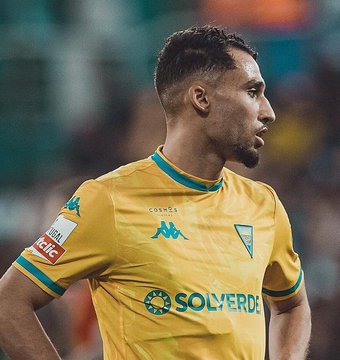 FC Nantes eyes Algerian winger Rafik Guitane