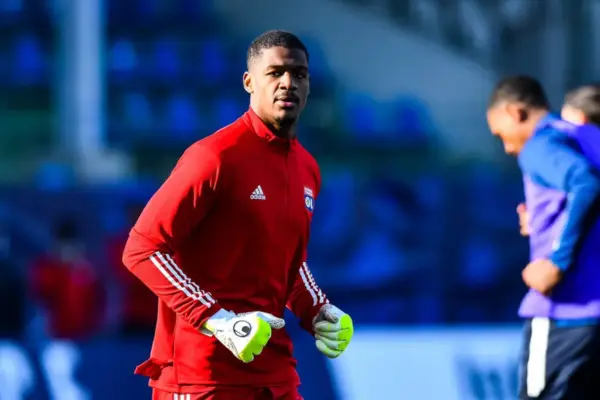 Malcolm Barcola signs with Paços de Ferreira