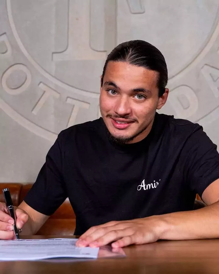 Feyenoord Rotterdam welcomes Algerian talent Anis Hadj-Moussa