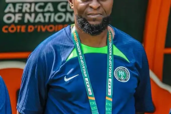 Rivers United refutes rumors of Finidi George negotiations