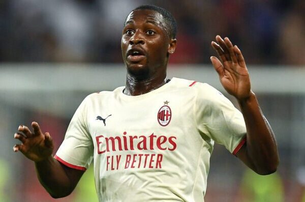  Fodé Ballo-Touré's move to Saint-Étienne falls through due to salary dispute