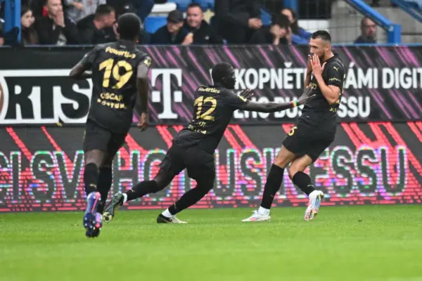 El Hadji Malick Diouf's spectacular strike secures victory for Slavia Prague