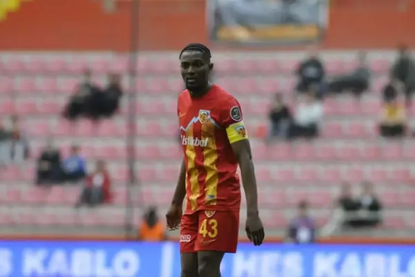 Bernard Mensah Set to oin Al-Riyadh as transfer agreement reached
