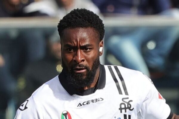 Angolan striker M'Bala Nzola joins RC Lens on loan from Fiorentina