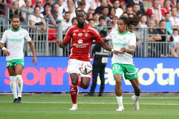 Brest dominates Saint-Etienne to secure first win of the season