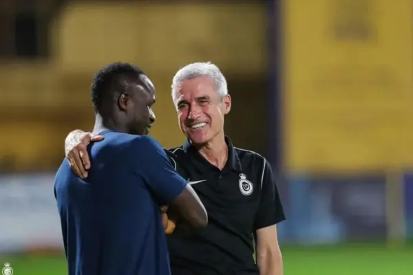 Sadio Mané bids farewell to Al-Nassr coach Luís Castro following dismissal
