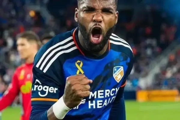 Zamalek SC completes signing of Gabon striker Aaron Boupendza