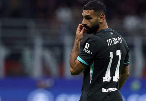  Glen Johnson criticizes Liverpool's handling of Salah's contract situation