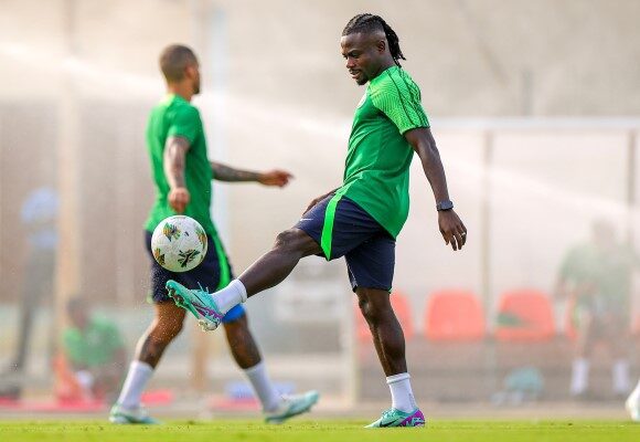  Moses Simon honoured by Ligue 1 after reaching major milestone with Nantes