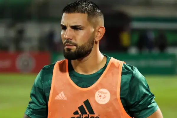 Andy Delort engages in talks with Algerian club amid transfer uncertainty