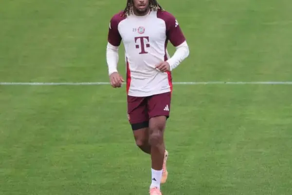 Sacha Boey set to rejoin Bayern Munich training after injury layoff