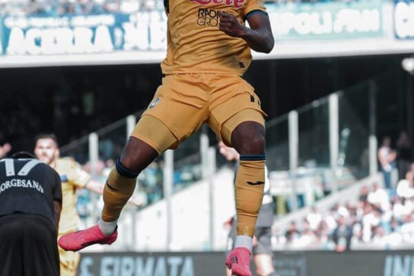  Lookman’s first-half double drives Atalanta to 3-0 victory over Napoli