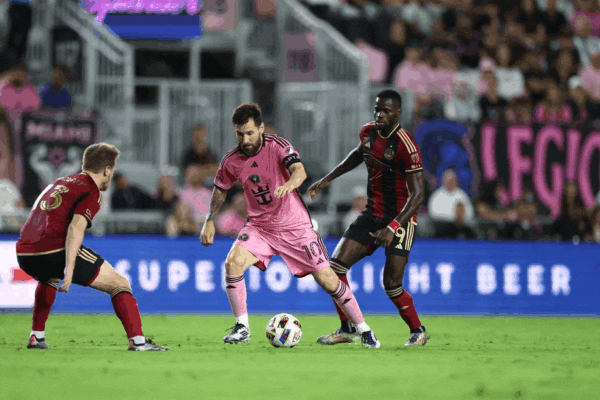  Jamal Thiaré’s brace sends Atlanta United to MLS Conference semi-finals, knocking out Messi’s Inter Miami