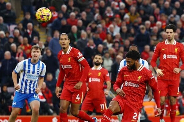 Mohamed Salah strike secures comeback win as Liverpool reclaims Premier League top spot