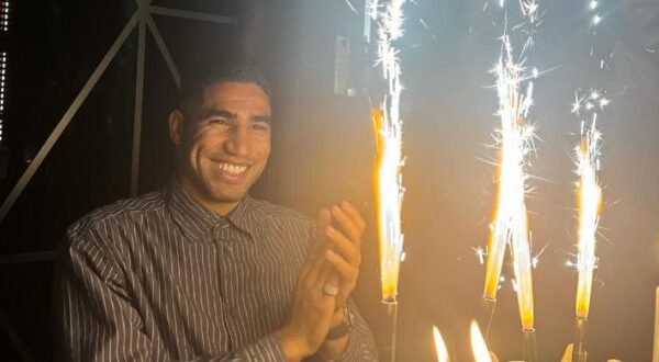  Achraf Hakimi celebrates 26th birthday with family and PSG teammates