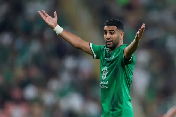 Riyad Mahrez: "I’m not Messi who dribbles alone to score goals"