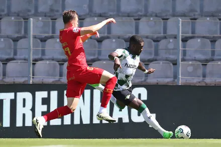 Dutch-Ghanaian defender Godfried Frimpong stars in Moreirense's thrilling draw with Estoril
