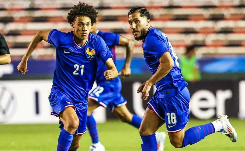 Ryad Boudebouz offers wise counsel to Akliouche and Cherki on national team choices