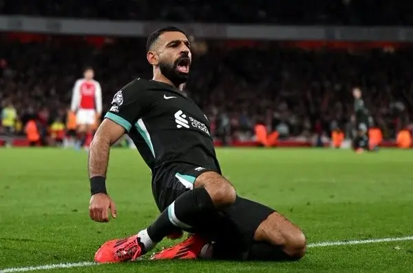 Ian Rush urges Mohamed Salah to stay at Liverpool amid contract speculation