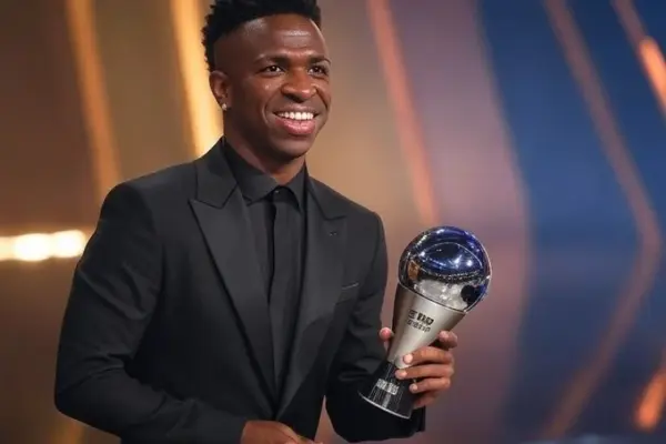 Flamengo celebrates Vinícius Júnior's World Player of the Year win
