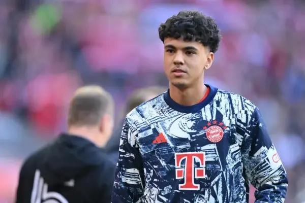 Adam Aznou to remain at Bayern Munich through winter window