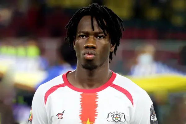 Werder Bremen set to sign Burkina Faso fullback Issa Kaboré on loan from Man City