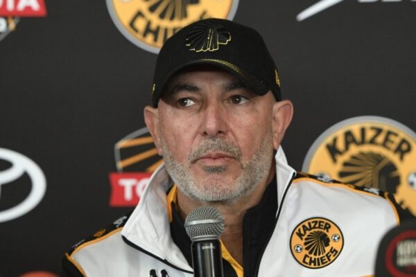 Kaizer Chiefs ace Patrick Mabedi calls on club to keep coach Nasreddine Nabi