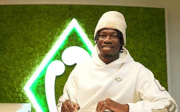 Werder Bremen sign Burkinabe defender Issa Kaboré on loan from Manchester City