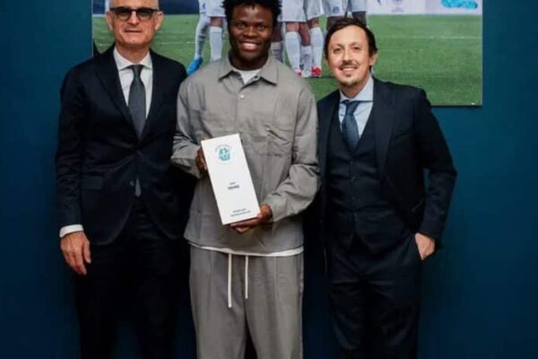 Nigerian defender Taye Taiwo inducted into Olympique Marseille Hall of Fame