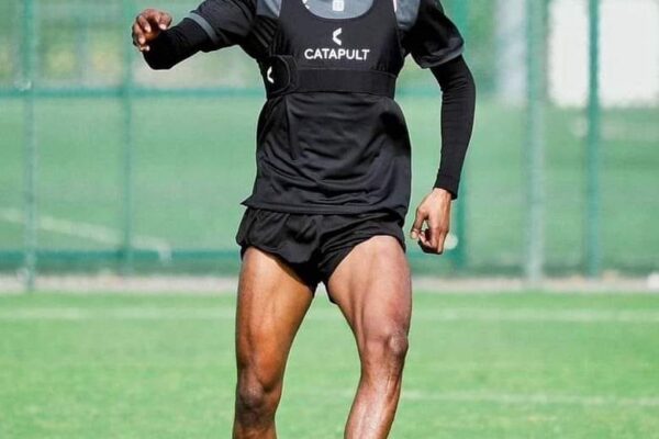 Kaizer Chiefs complete €500,000 deal for Congolese striker Glody Lilepo