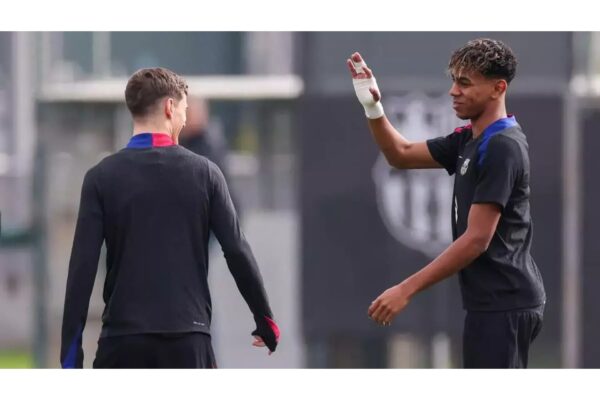 Lamine Yamal set to start for Barcelona against Rayo Vallecano despite concerns with right-hand