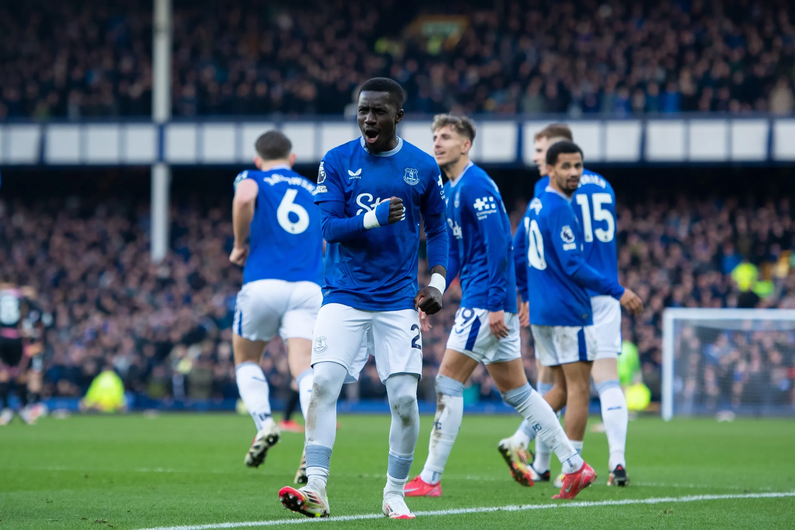 Idrissa Gueye reaches 200 appearances for Everton