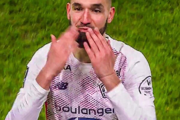Lille fans honour Algerian midfielder Nabil Bentaleb for his remarkable resilience