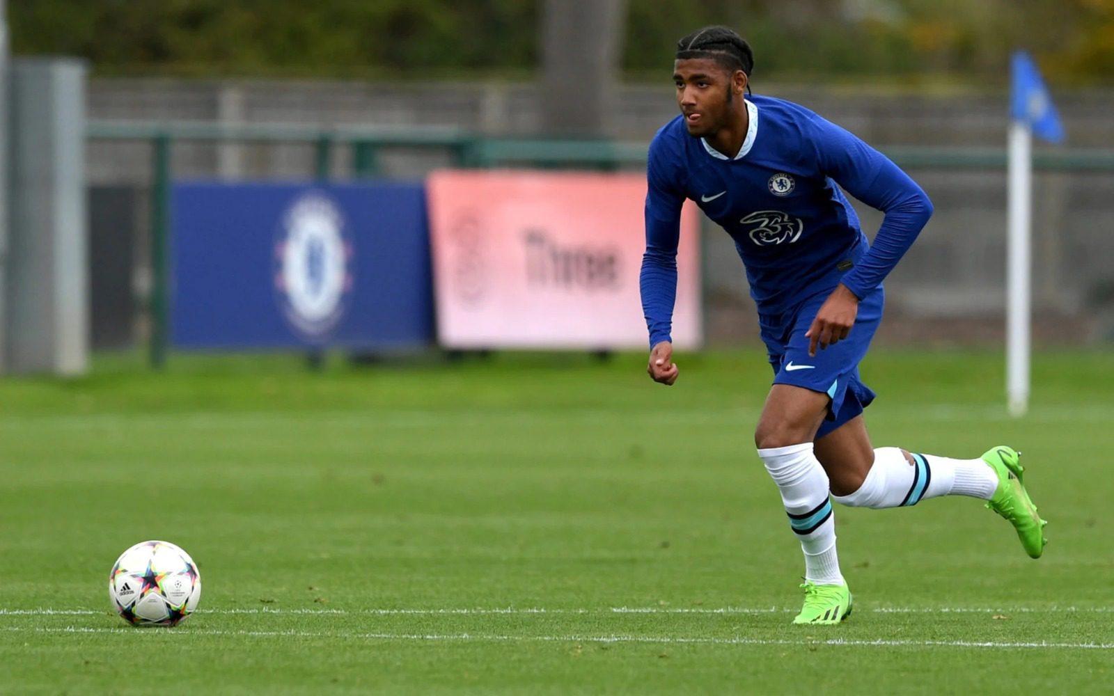 Ghanaian Teenager Travis Akomeah joins Watford from Chelsea