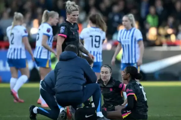 Naomi Girma’s Chelsea debut ends in injury setback