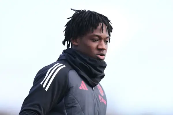 Kobbie Mainoo returns to Manchester United training, likely to feature against Manchester City