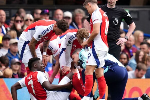 Arteta plays down Bukayo Saka injury fears after Arsenal star limps off against Ipswich