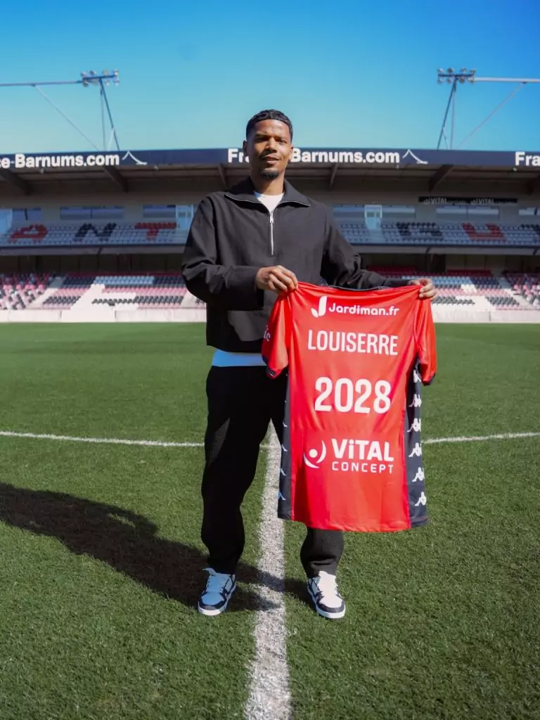 French-Ivorian midfielder Dylan Louiserre extends Guingamp contract until 2028