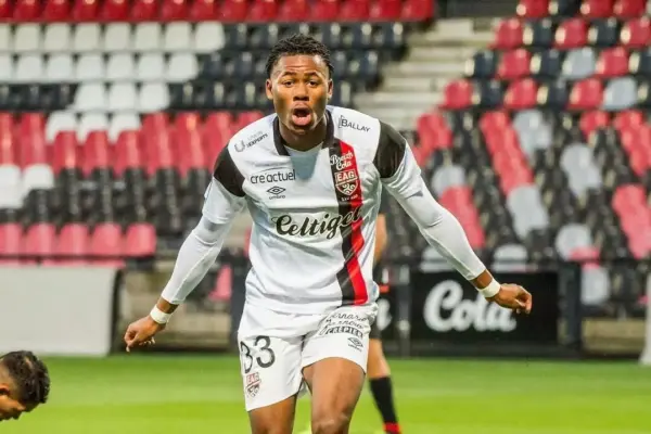 French-Cameroonian striker Jacques Siwe’s stellar season draws European attention