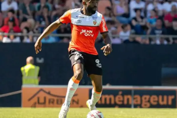 Congolese defender Gédéon Kalulu returns from injury in Lorient victory