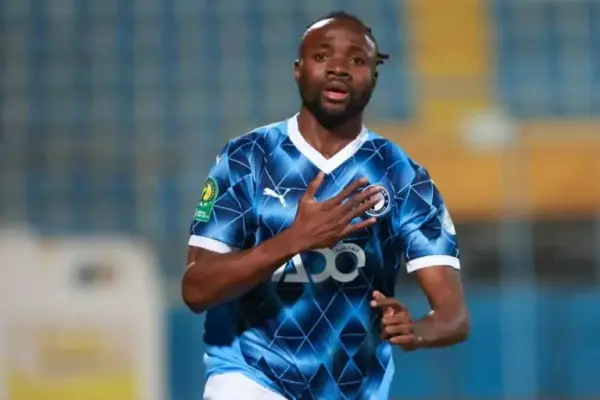 Kaizer Chiefs intensify pursuit of Congolese striker Fiston Mayele amid contract standoff