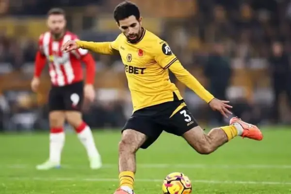 Algeria: Rayan Aït-Nouri shines as Premier League's most decisive defender