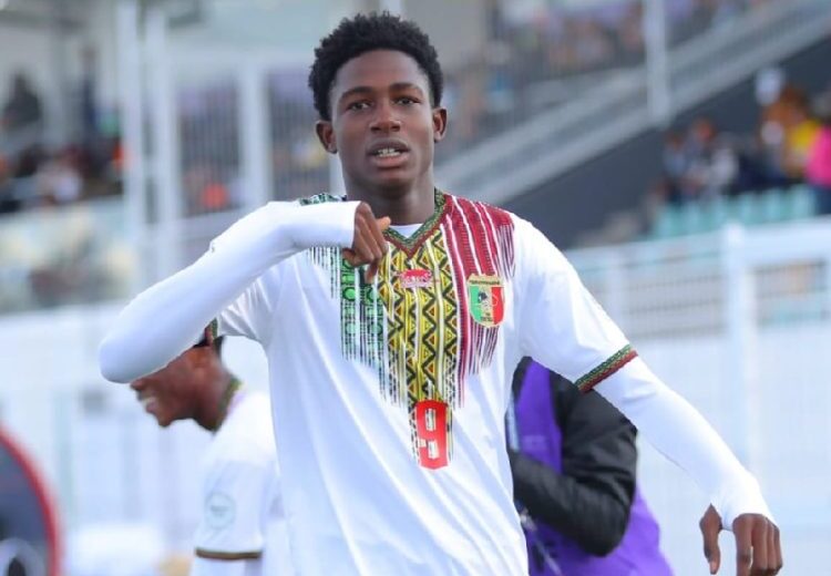 AC Milan step up pursuit of Malian teen sensation Raymond Bomba Hicham Boudaoui is enjoying one of the most impressive campaigns of his career, with recent data confirming the Algerian international as one of the most dynamic midfielders in Ligue 1 this season. The 25-year-old OGC Nice star has carved out a reputation as a relentless engine in midfield, outperforming his peers across several high-intensity metrics, according to analysis conducted by Datascout. When compared against 49 other players in similar roles across the French top flight, Boudaoui has firmly established himself as a standout in terms of physical output and explosiveness. He currently ranks as the fastest midfielder in the league, clocking top speeds that place him above every other player in his position. His sprinting statistics are equally eye-catching—second overall for both the number of sprints executed and the total distance covered at high speed. These figures are testament to the intensity and work ethic that have become hallmarks of his game. Beyond pace, Boudaoui also ranks fourth in Ligue 1 for the number of accelerations per match, an indication of his ability to change gears rapidly in midfield battles. He places sixth when it comes to high-intensity runs, showing consistency in covering ground with power and purpose across 90 minutes. His most recent performance against Nantes further demonstrated the practical impact of these attributes. Boudaoui played a key role in one of the game’s decisive moments, sprinting over 30 metres to deliver a perfectly weighted assist to Ali Abdi. It was a move that encapsulated his balance of endurance, vision, and technical precision—qualities that continue to make him a critical asset for both club and country. While his statistics highlight the physical side of his game, Boudaoui’s influence extends into tactical intelligence and ball distribution. He consistently positions himself as a link between defence and attack, often initiating counter-attacks or offering cover for full-backs pushing forward. This duality in his role makes him an invaluable figure in OGC Nice’s midfield setup. Boudaoui’s development over recent seasons has been steady, but this campaign appears to mark a turning point in his career. Having matured physically and tactically, he is no longer seen merely as a promising talent, but as a player capable of dominating games with his stamina, speed, and sharp decision-making. At 25, Boudaoui is entering the prime years of his professional journey. With performances like these, interest from clubs beyond France could soon follow. For now, however, he remains focused on continuing his fine form with Nice, where his all-action displays are proving vital to the team’s ambitions in Ligue 1. As the season progresses, the numbers suggest Boudaoui is not only one of the most industrious midfielders in France, but also one of the most influential. His blend of athleticism and intelligence marks him out as a rare and valuable figure in modern football.