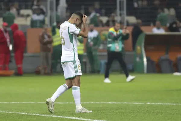 Algerian midfielder Ahmed Kendouci faces 2025 AFCON doubt after double leg fracture