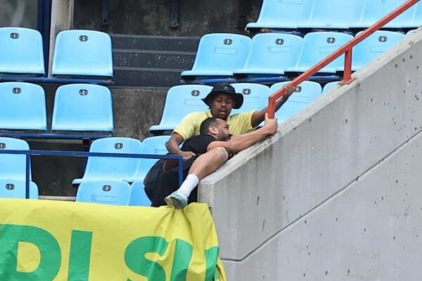"I have three children": Emotional moment unites rival fans after Mamelodi Sundowns vs ES Tunis clash