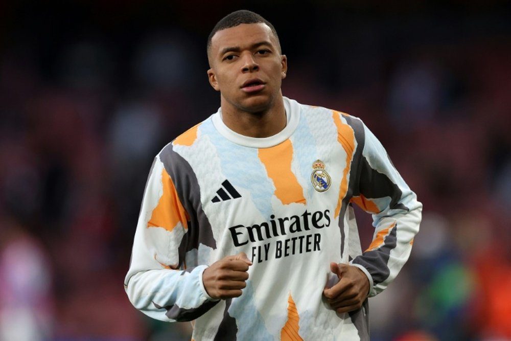 France-Cameroon attacker Kylian Mbappe apologizes to Real Madrid teammates after Alaves red card