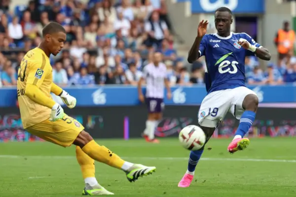 Strasbourg coach Liam Rosenior won’t risk playing unfit Senegal midfielder Habib Diarra against Saint Etienne