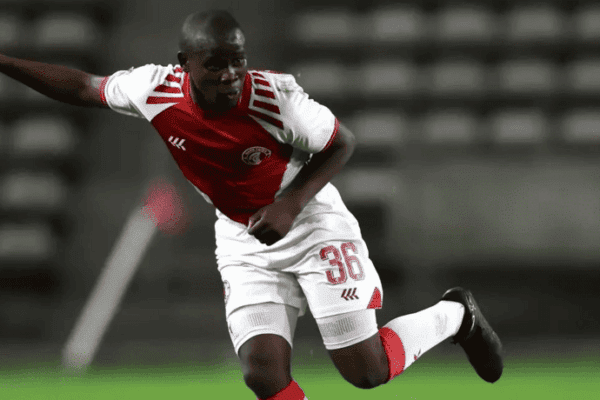 South African outfit Stellenbosch sign pre-contract with right-back Sivive Ngqwali