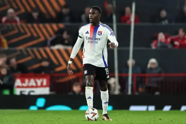 French-Senegalese defender Moussa Niakhaté welcomes fan pressure as Lyon eyes Champions League spot