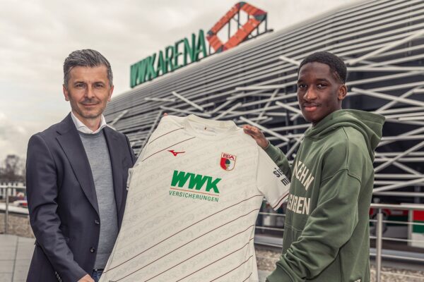 German side FC Augsburg sign French-Cameroonian forward Kyliane Dong